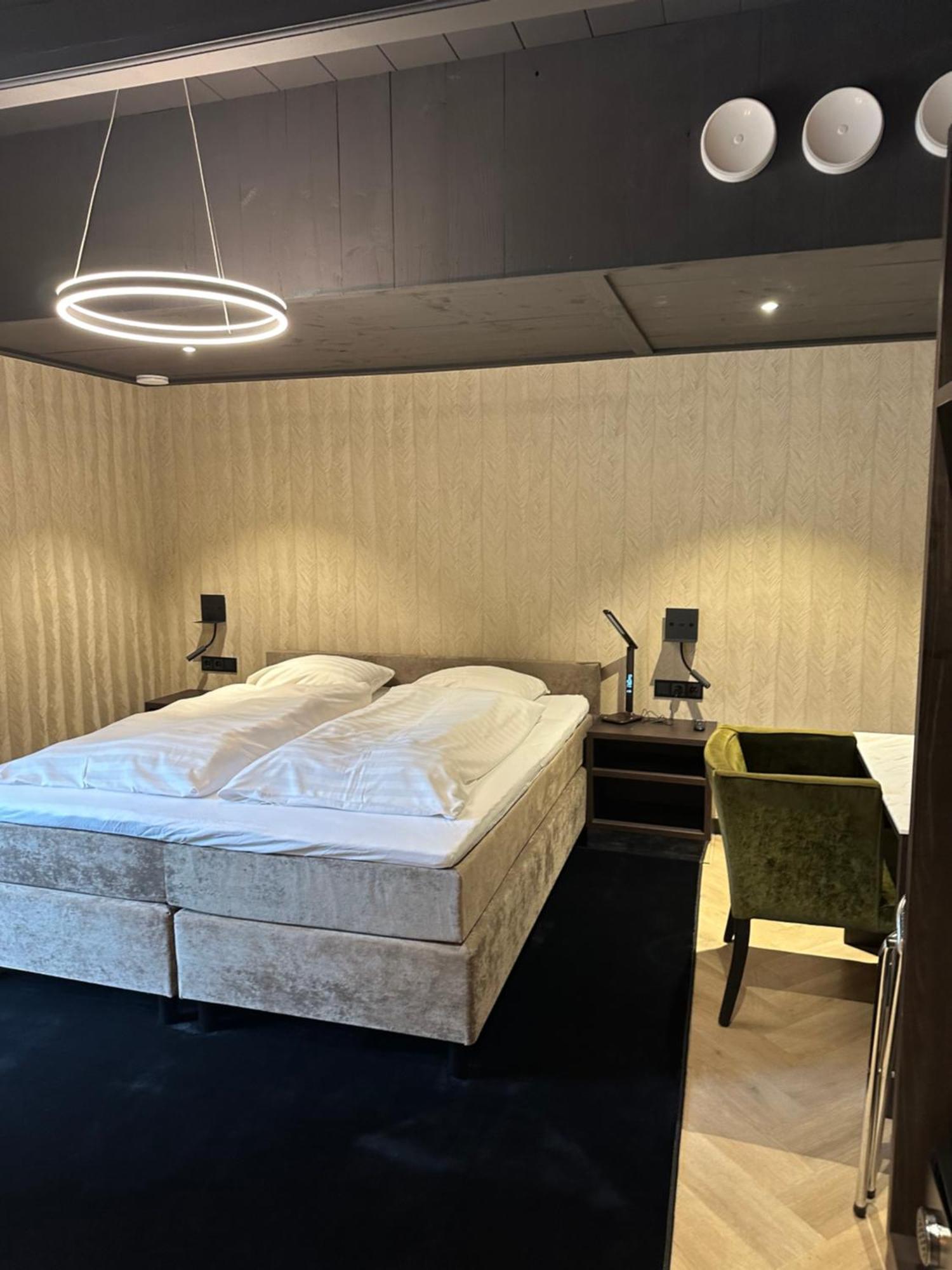 Hotel Restaurant Het Witte Paard เดลเด็น ภายนอก รูปภาพ