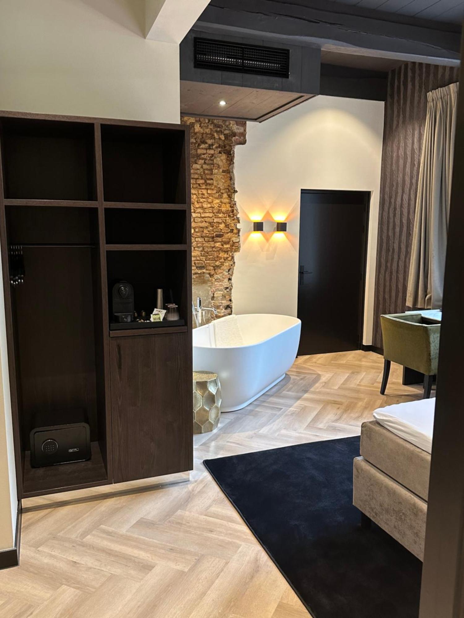 Hotel Restaurant Het Witte Paard เดลเด็น ภายนอก รูปภาพ