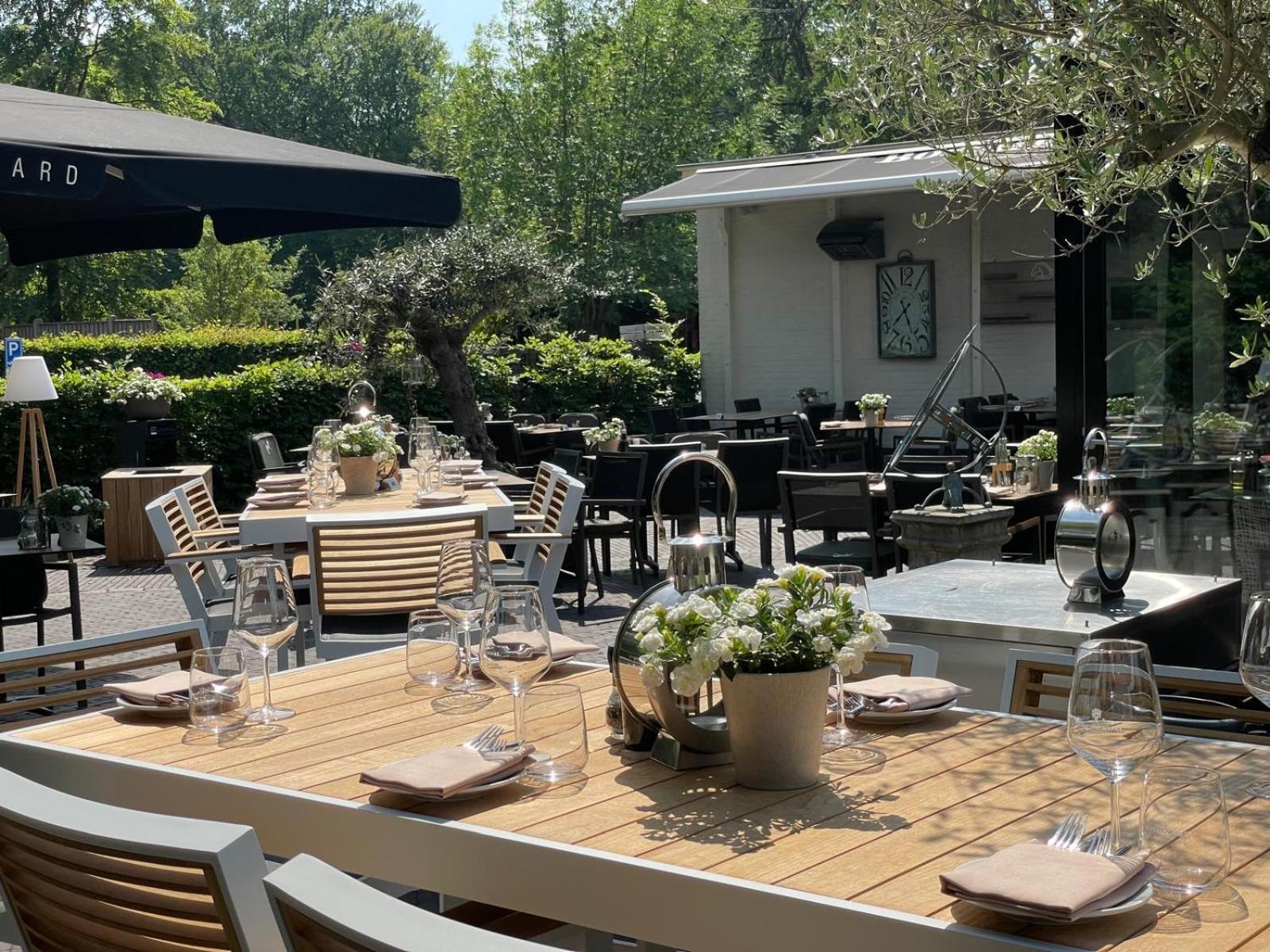 Hotel Restaurant Het Witte Paard เดลเด็น ภายนอก รูปภาพ